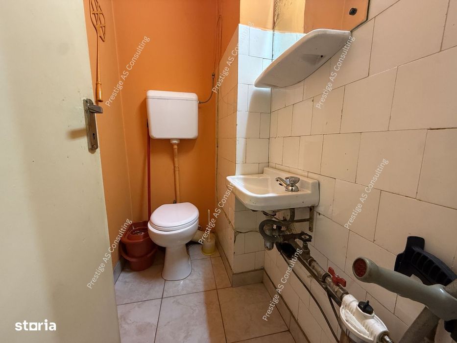 Apartament 4 camere, parter inalt zona Punctele Cardinale - Central
