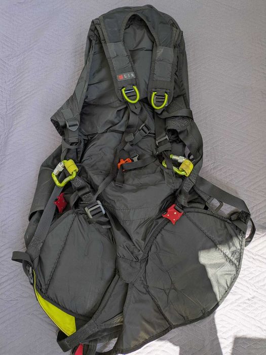 Seleta parapanta reversibila Gin Speed Rider cu airbag