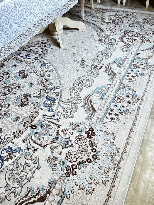 Ковер для зала 8*3 в отличном состоянии