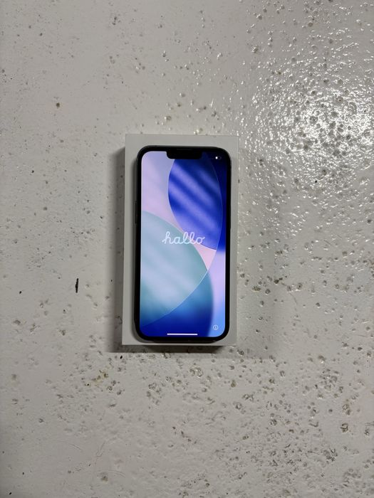Apple iPhone 13