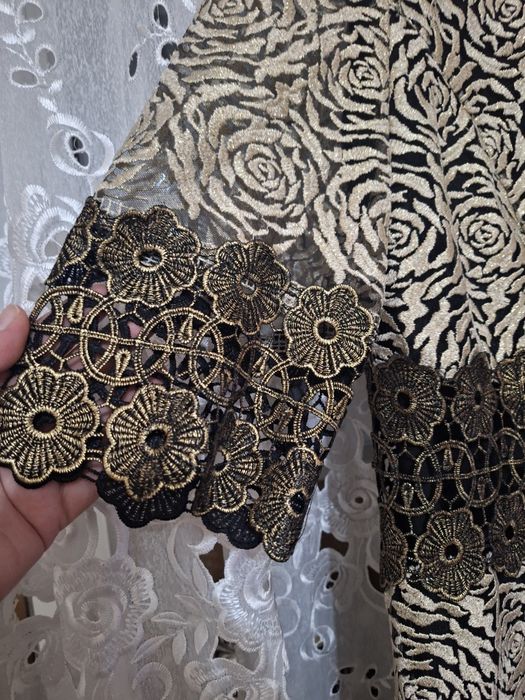 Продам платье. Почти новое.