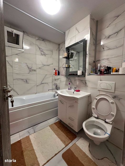 De vanzare apartament cu 3 camere si balcon, etajul 2, renovat, 70mp