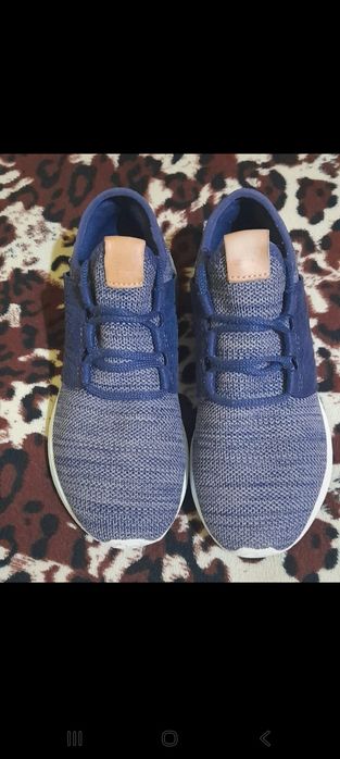 Vând urgent adidași Nike