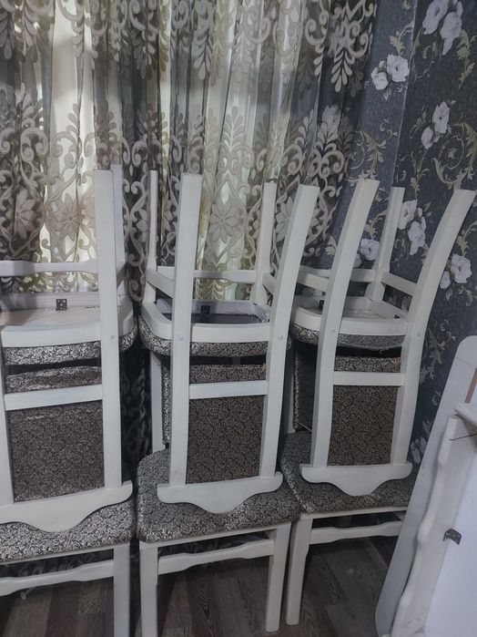 Стулья 12 шт и стол