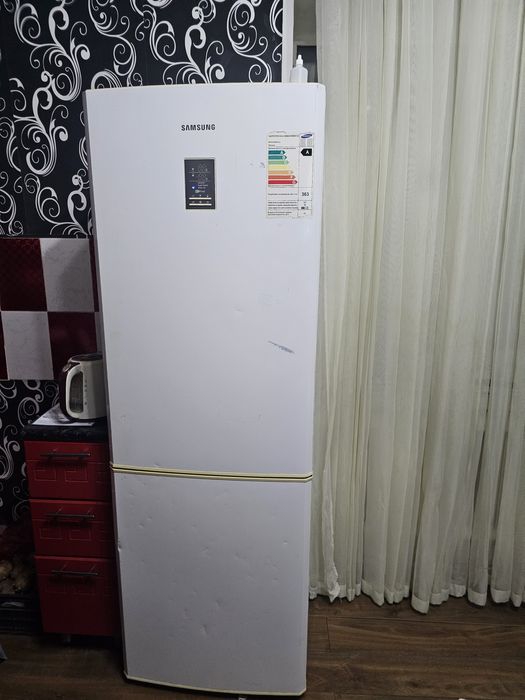 Холодильник Samsung
