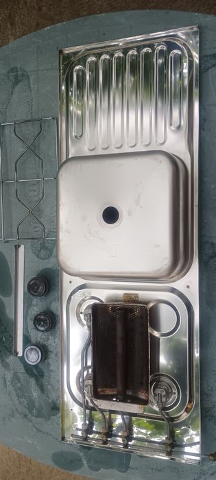 Газов котлон с мивка и пицарник за кемпер или каравана