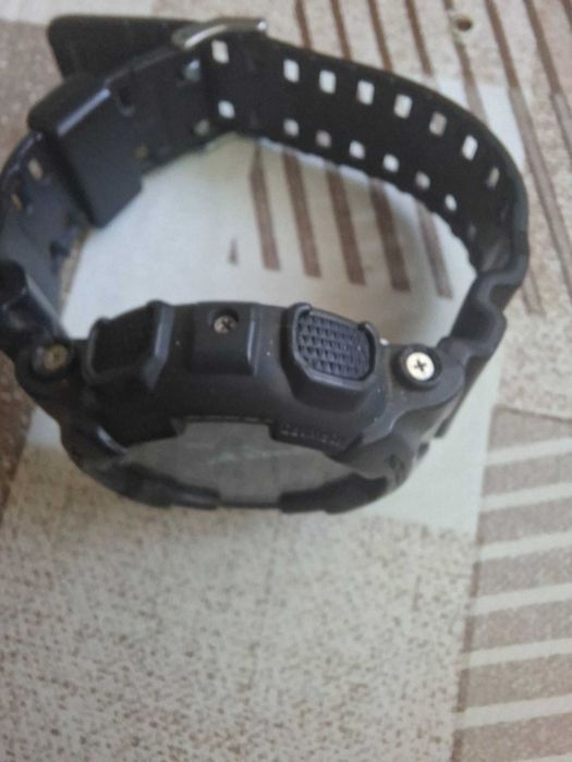 Продавам часовник Casio