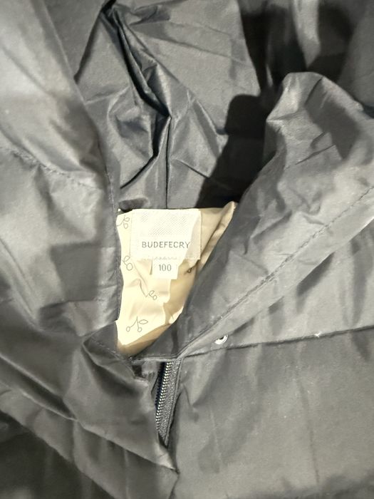 Продам куртки для девочки . размер на возраст 4-5 лет