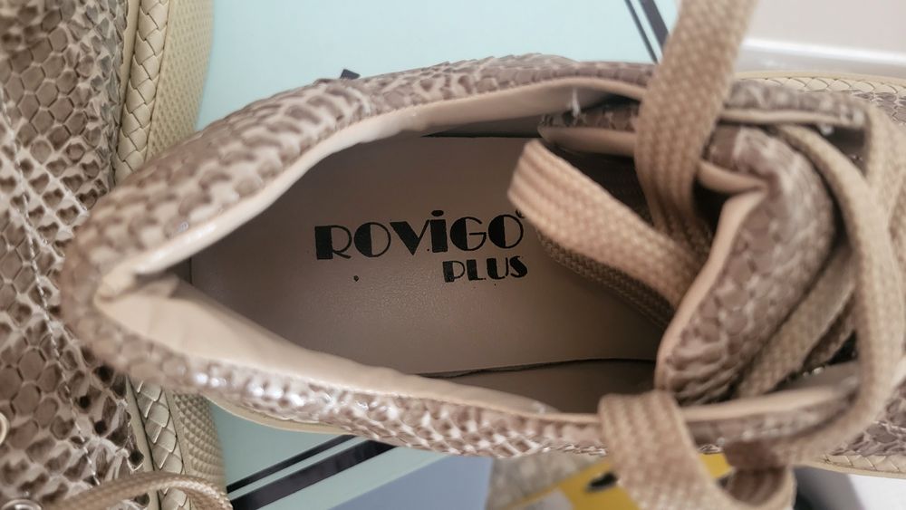 Кроссовки (осенние)