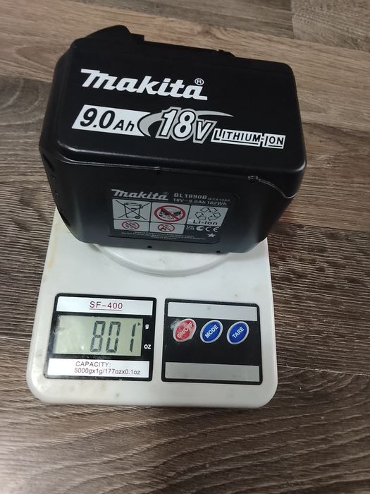 4 buc baterii Makita de 9 a Noi