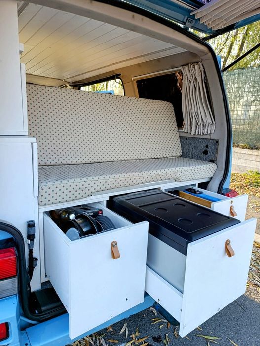 Mobilier camper VW T4 Conversie  campervan la comandă CamperBox