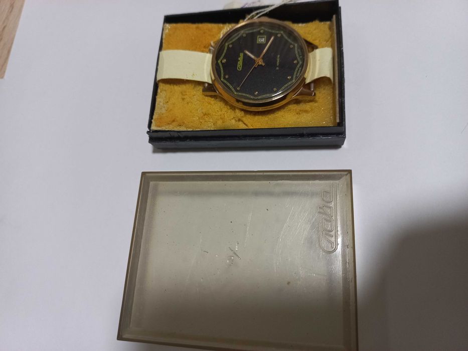 Часы "Слава" позолоченные наручные механические