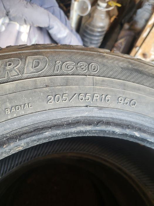 Продам резину на 16