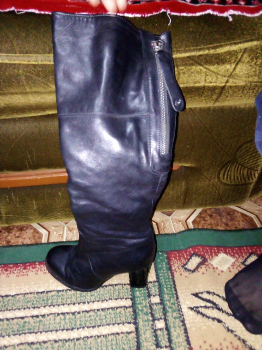 Продам кожаные сапоги