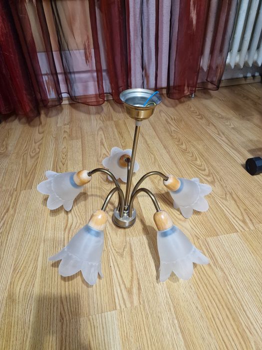 Lustra eleganta  cu 5 ornamente