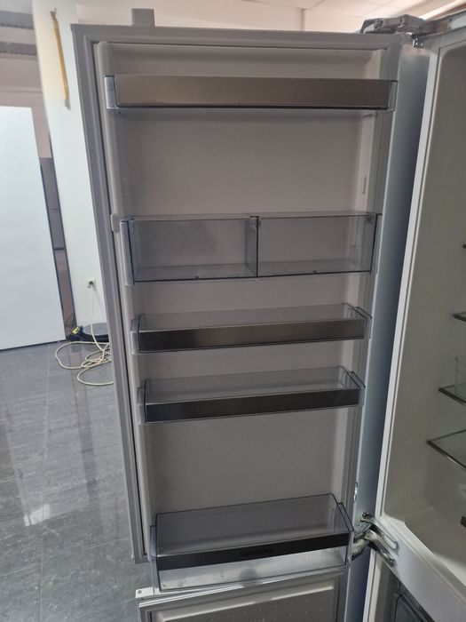 Хладилник за вграждане Siemens A++