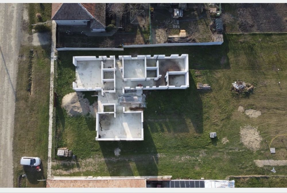 Teren de vanzare + casa in constructie in Turnu ,Arad!