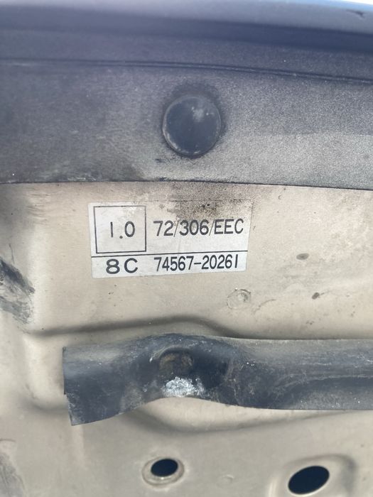 Преден капак  toyota rav 4