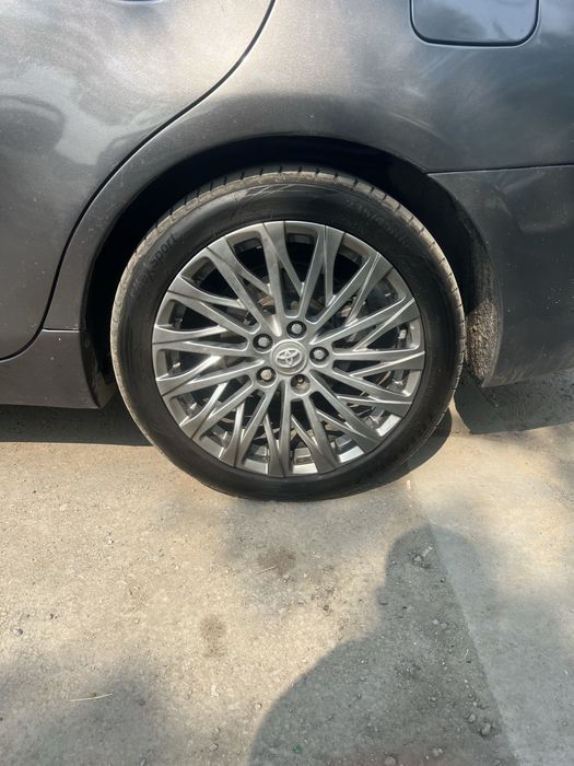 Продам диски R18 c резиной