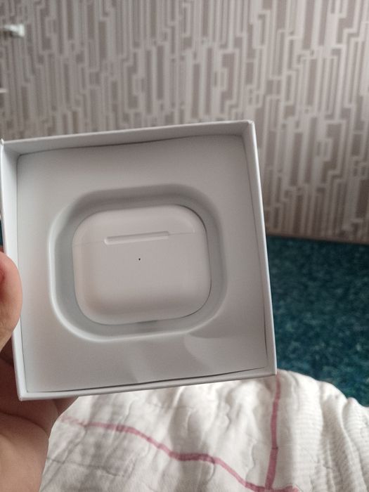 Продам airpods от iPhone беспроводные