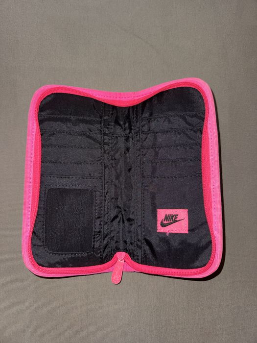 Портфейл на Nike