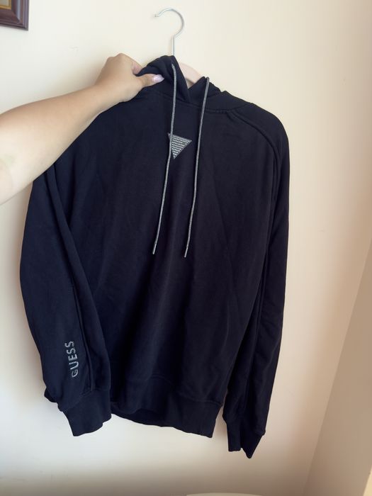 Суичъри Guess, Nike