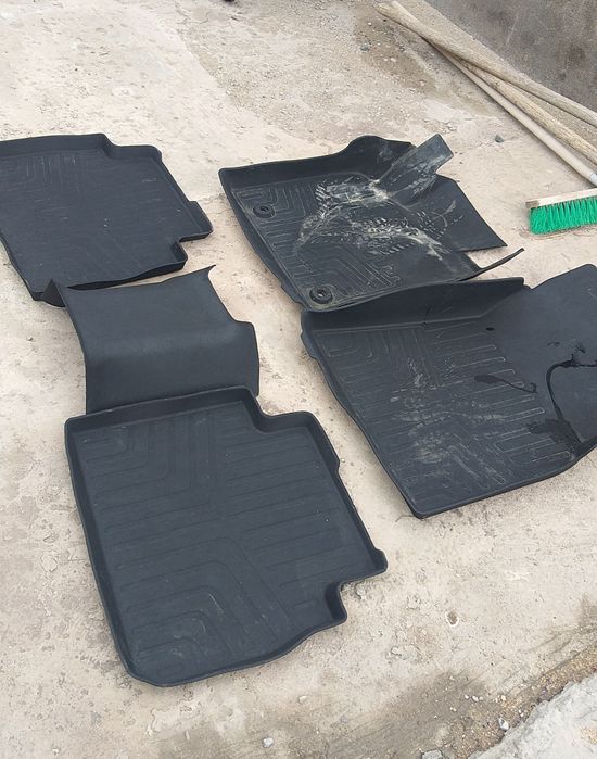 Продаётся полик для авто