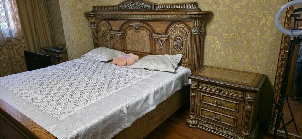 Спальный гарнитур