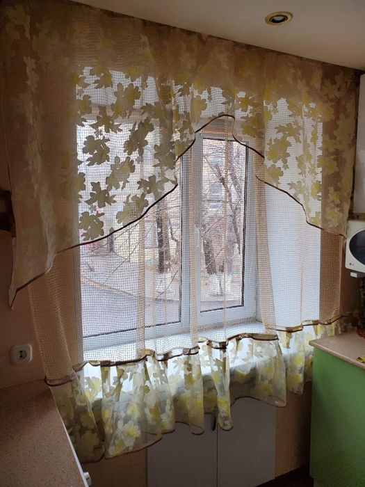 Оригинальные шторы с тюлью на кухню