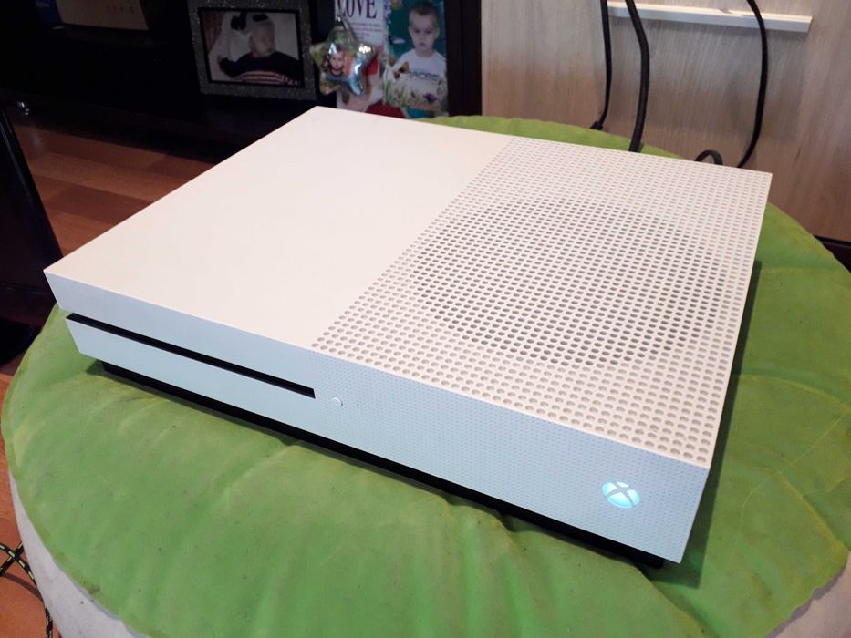 Oferta Consola Xbox One S 1TB FullBox +20 Jocuri+ 2Manete