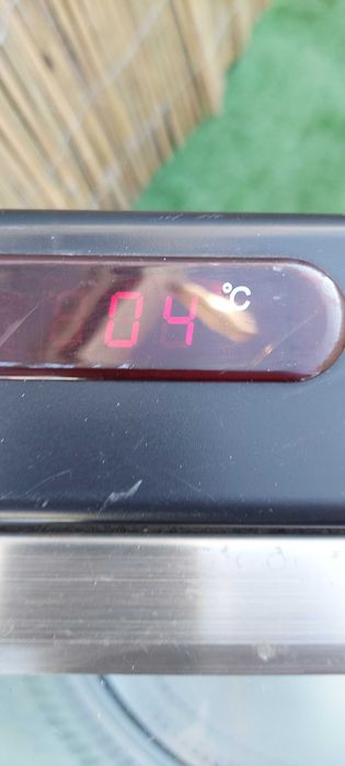 Плюсова хладилна витрина