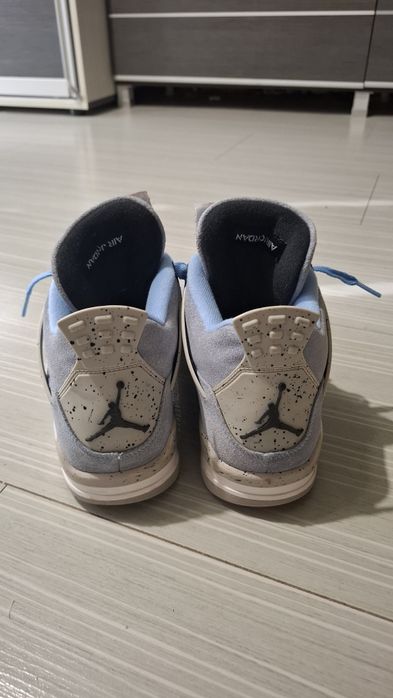 Jordan 4 University Blue