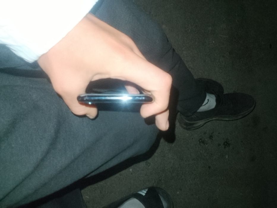 Продам айфон 10 срочно