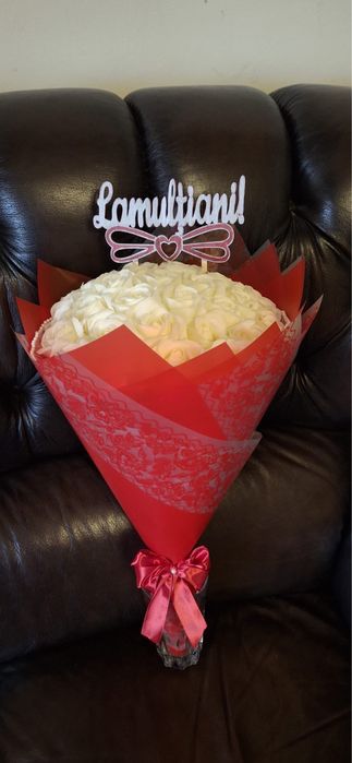 Buchet cu 33 trandafiri din sapun