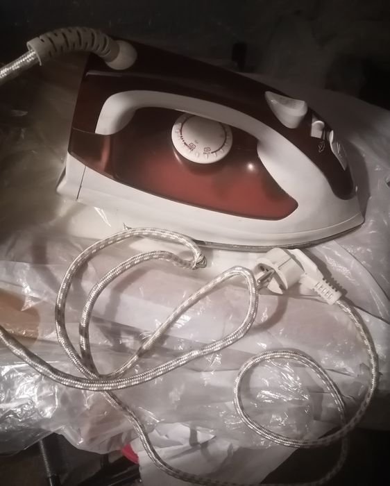 Утюг  бу работает