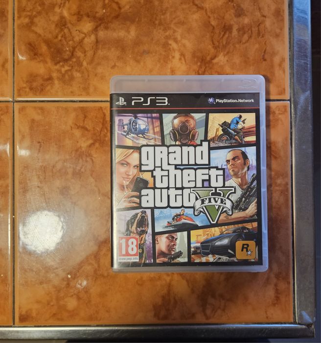 Игри за playstation 3  GTA 5 и  GTA 3
