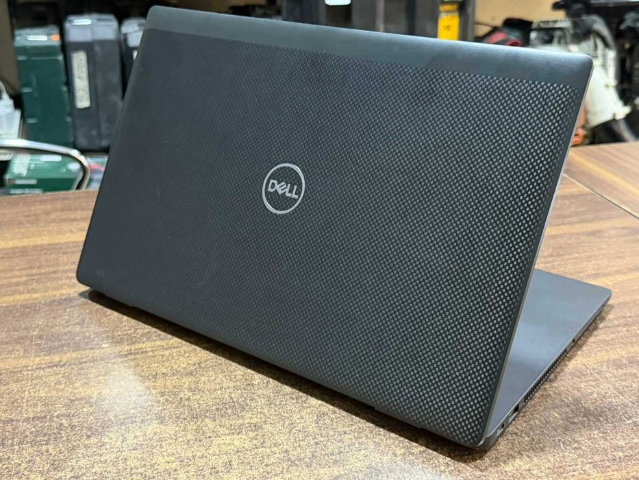 Лаптоп Dell Latitude 7520