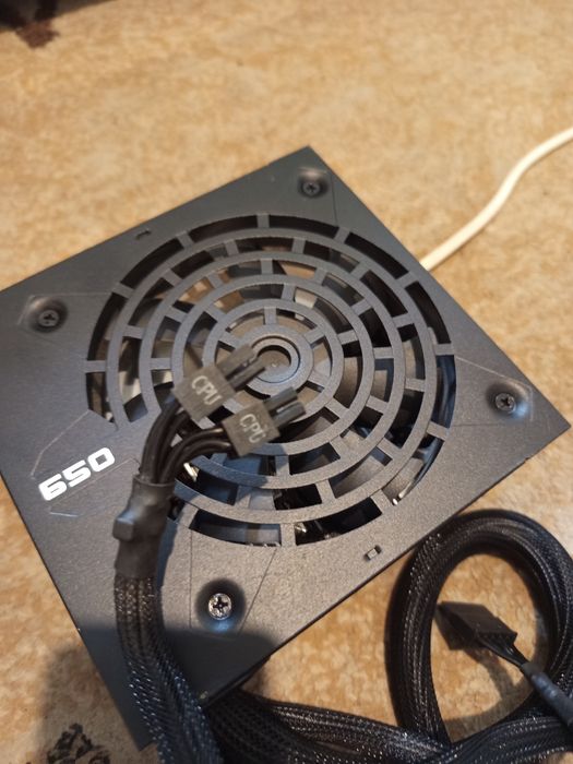 Блок питания 650W EVGA original 2 выхода 6+2 pin на видеокарту