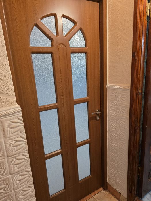 Vand usi interior 200 lei buc