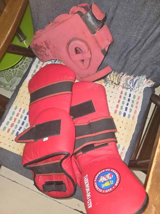 Футы, накладки, щитки для единоборства