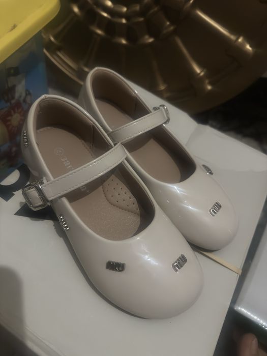 Туфли детские продам