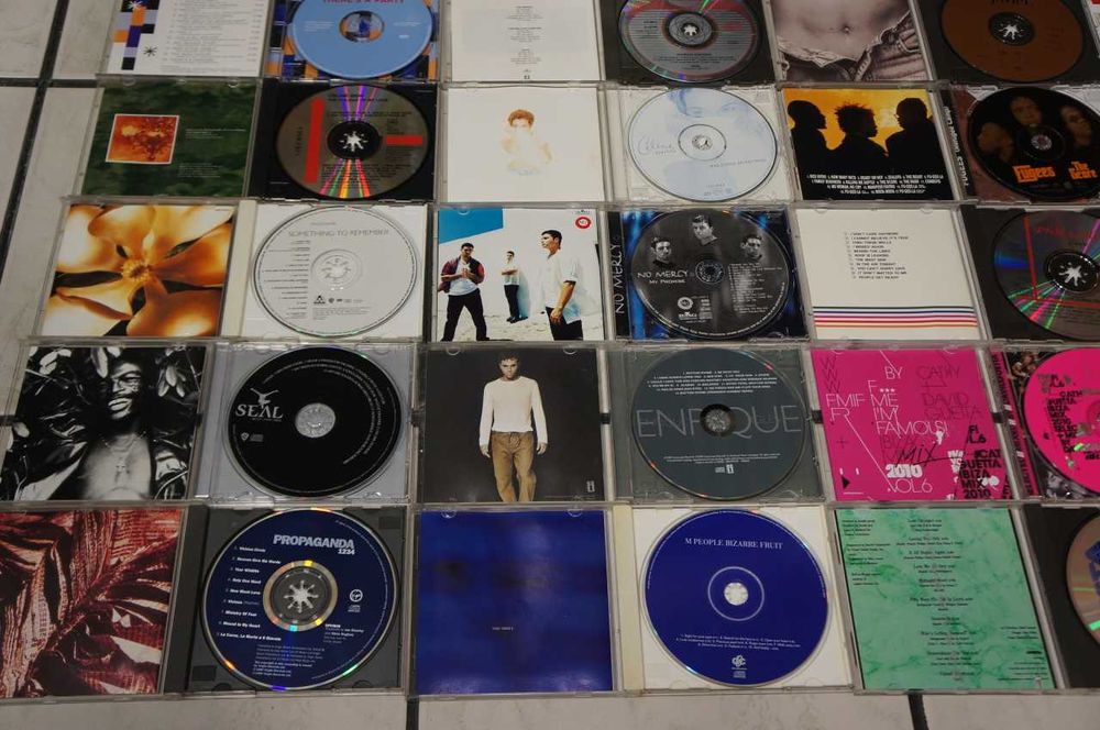 Оригинални използвани компакт дискове