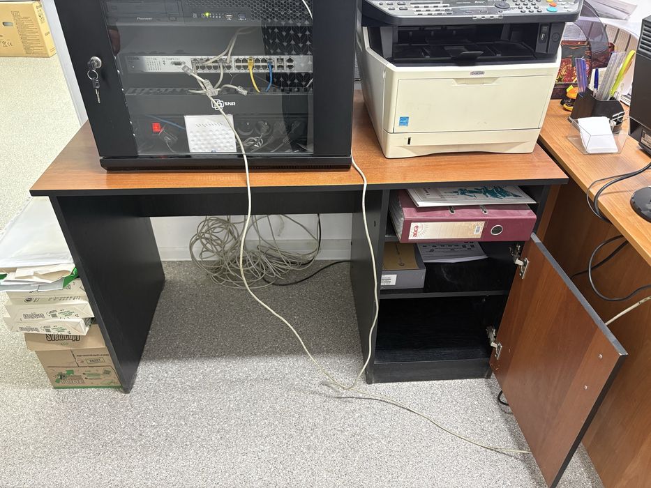 Продам срочно стол( столы)