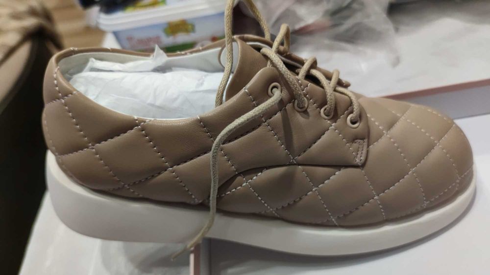 Продавам чисто нови дамски обувки Дима стил ест. кожа 38-ми номер