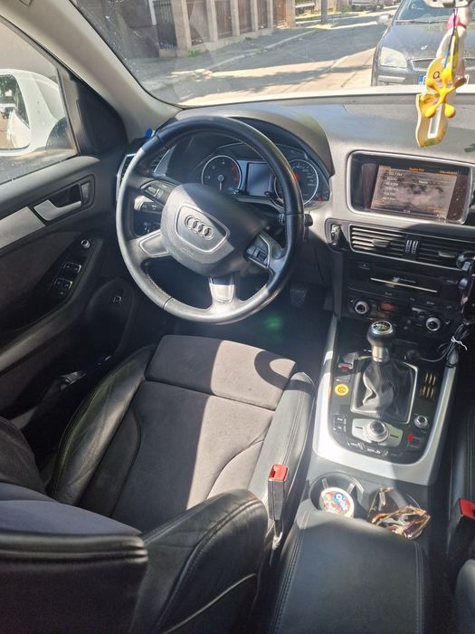 Audi q 5 an 2013 .