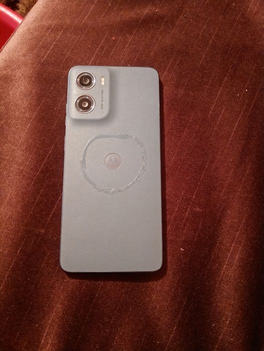 Vând telefonul Motorola e15