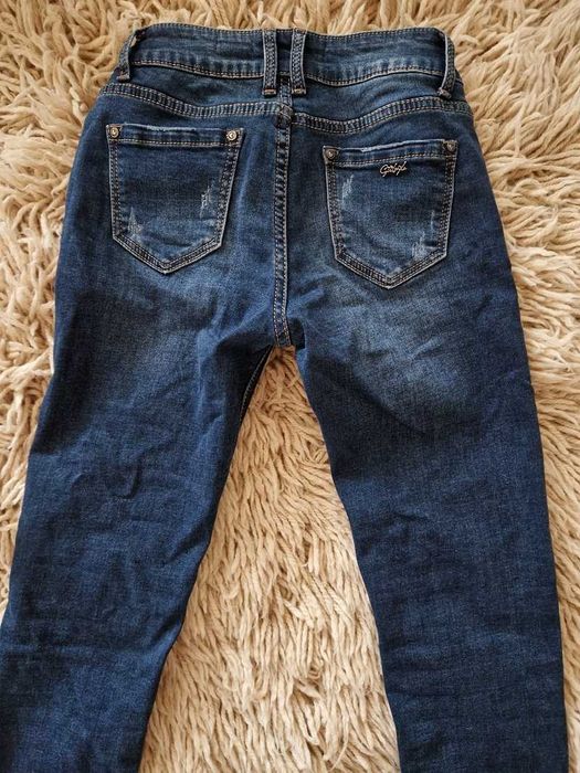 Дамски дънки, размер 26, нови