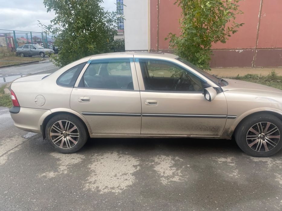 Продам Опель вектра в