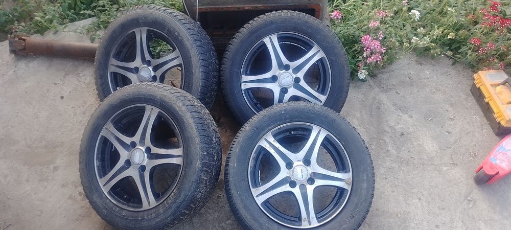 Продам диски с резиной