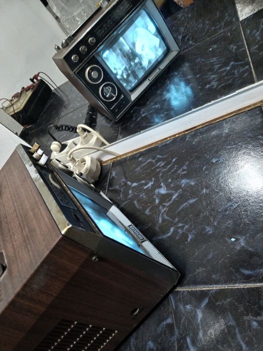 Universum Aiwa tv cu tub alb negru